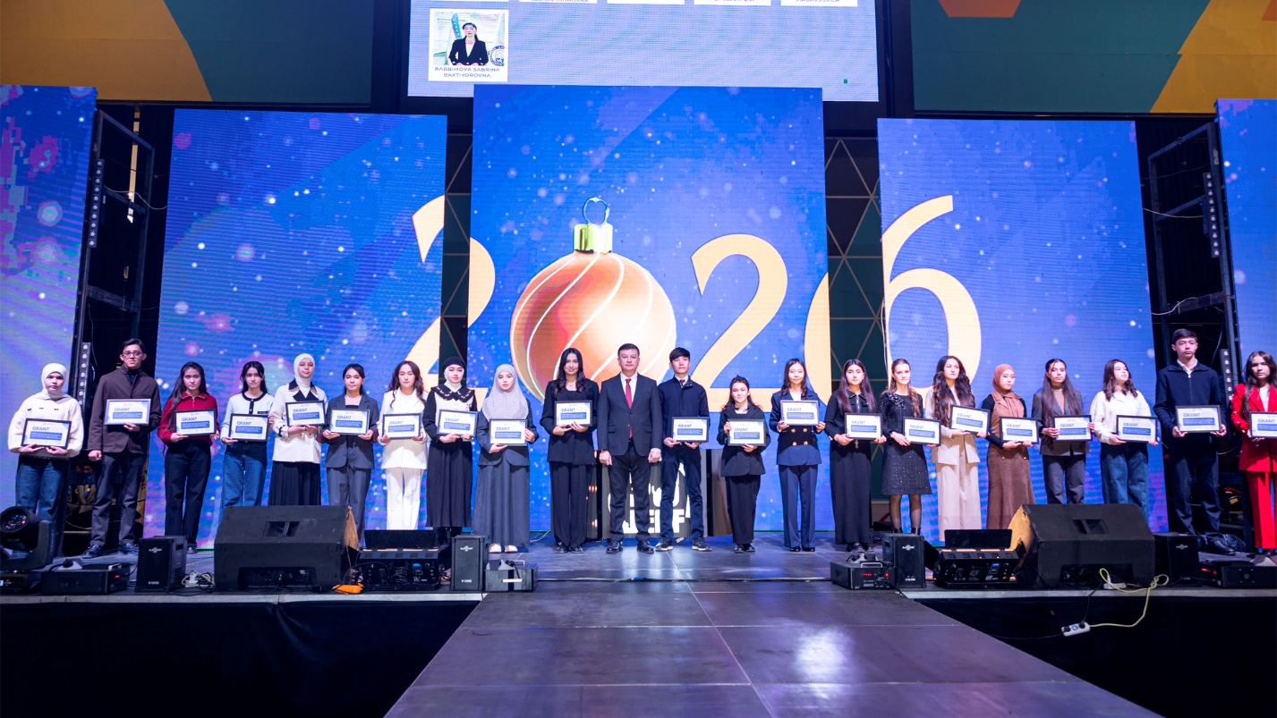 Scholarship recipients at 2026 New Year ceremony